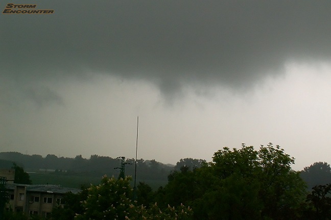 Wall cloud