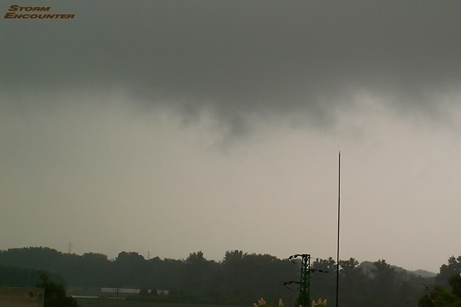 Wall cloud