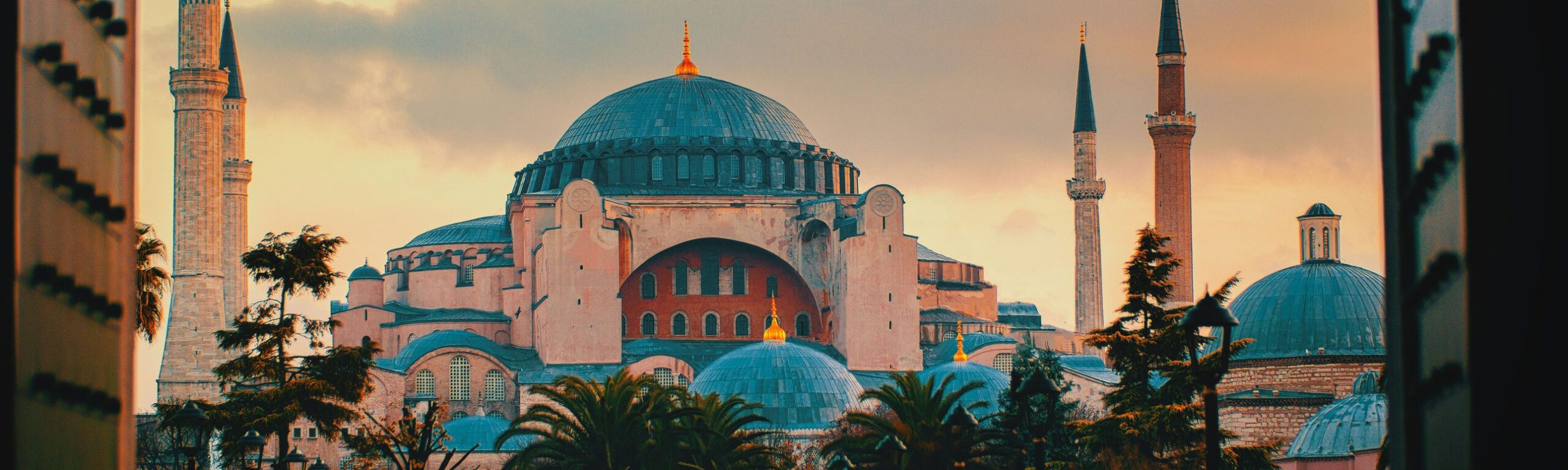 2023/07/08 – Mosques and Dolphinaruim